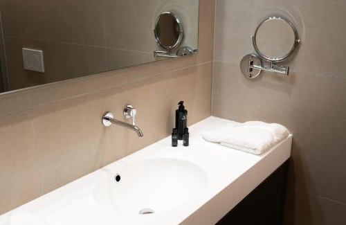 Arbedo-Castione Lit Et Petit-Déjeuner | SELF CHECK IN Arbed Living Apartments Arbedo Castione