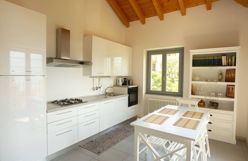 Cadenabbia Appartement | SELF CHECK IN, PRIVATE PARKING, MESMERIZING VIEWS!