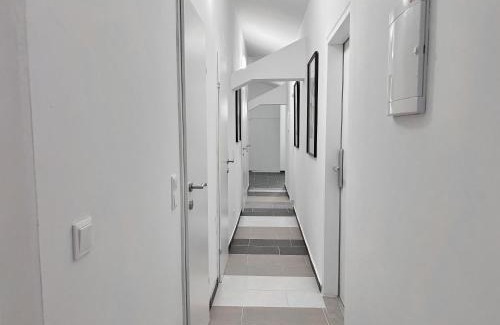 Ottakring Appartement | Self Check In Rooms I 4 Min to U3 Ottakring I Fast Wifi