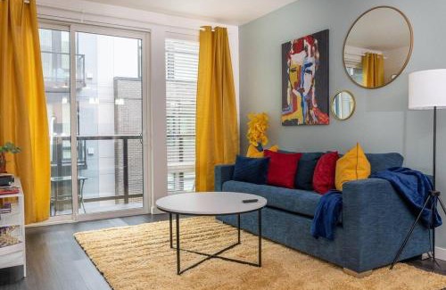 Hilltop Appartement | Self Check-in-washer-dryer-4ksmart Tv-king Bed-gym