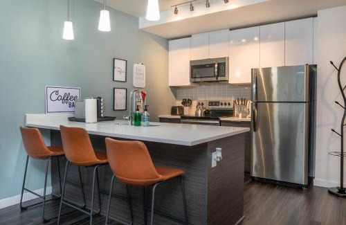 Hilltop Appartement | Self Check-in-washer-dryer-4ksmart Tv-king Bed-gym