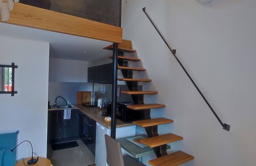Saint-Vallier-de-Thiey Appartement | Studio indépendant dans parc naturel régional.