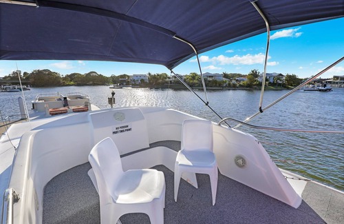 Pelican Waters Location De Bateaux | Self contained floating apartment