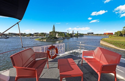 Pelican Waters Location De Bateaux | Self contained floating apartment