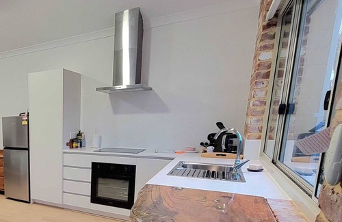 City Centre Maison | Self-Contained Garden Retreat – Quiet, Sunny, and Fully Equipped