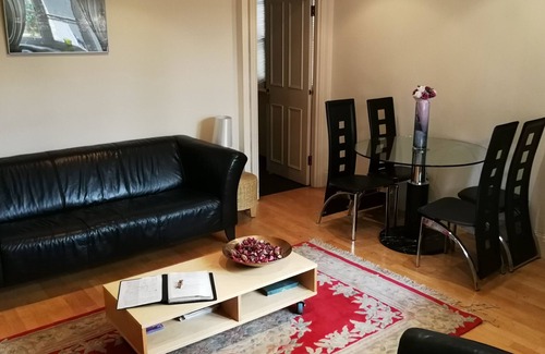 Vincent Square Appartement | Appartement de luxe indépendant pour 4 personnes - Lit double et très grand canapé-lit