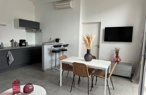 Laval Appartement | Studio indépendant dans propriété privée, proche hyper centre Laval