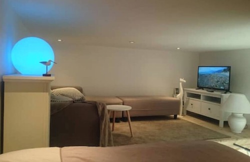 Vergeze Appartement | Studio indépendant avec jardin proche mer