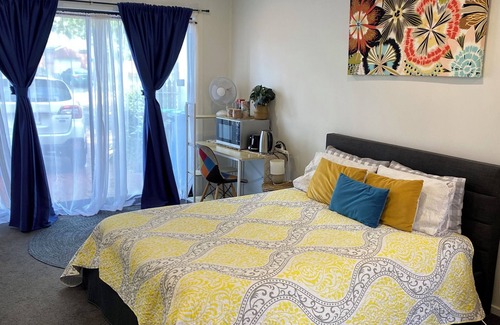 Lynbrook Lit Et Petit-Déjeuner | Self Contained Unit with Ensuite