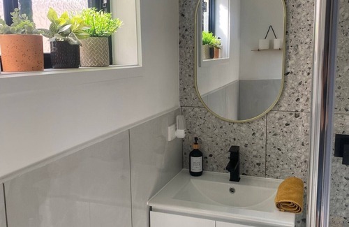 Lynbrook Lit Et Petit-Déjeuner | Self Contained Unit with Ensuite