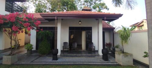 Seeduwa - Katunayake Lit Et Petit-Déjeuner | Sella Villa