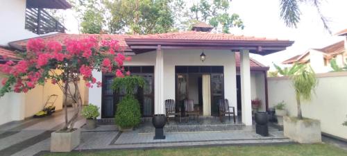Seeduwa - Katunayake Lit Et Petit-Déjeuner | Sella Villa