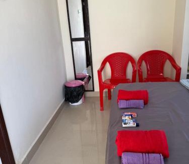 Central Chennai Appartement | Sels Home 2 single bed, attached bathroom, lift, third floor, CAR park, entire terrace