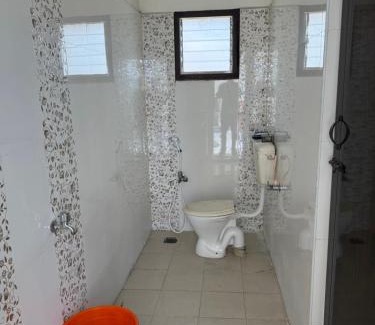 Central Chennai Appartement | Sels Home 2 single bed, attached bathroom, lift, third floor, CAR park, entire terrace
