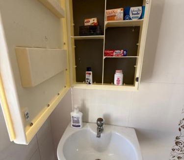 Central Chennai Appartement | Sels Home 2 single bed, attached bathroom, lift, third floor, CAR park, entire terrace