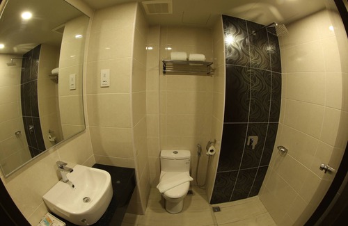 Senai Hôtel | SEM9 Senai ''Formerly Known as Perth Hotel"