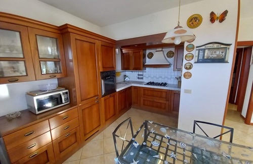 Loreto Maison | Casale al Mare 2 (maison climatisée jumelée avec parking wi-fi et vélo)