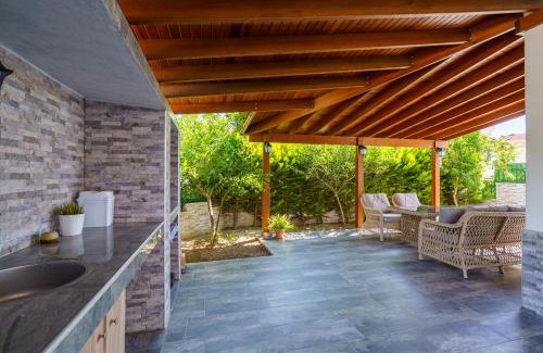 Kadnlar Denizi Mahallesi Maison | Semi Detached Villa in Complex with Shared Semi Olympic Swimming Pool in Kusadasi