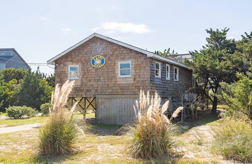 Ocean Isle Estates Maison | Semi-oceanfront dog-friendly home with private hot tub, decks & shared pool