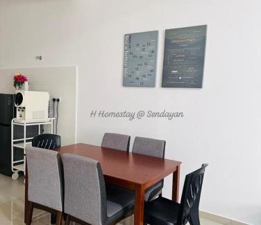 Bandar Sri Sendayan Maison | SENDAYAN H HomestayMuslimsahaja