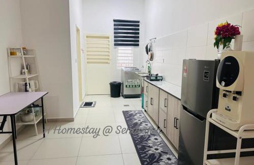 Bandar Sri Sendayan Maison | SENDAYAN H HomestayMuslimsahaja