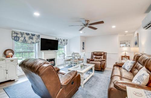 Burdett Maison | Seneca Lake Retreat with Deck - Walk to Wineries!