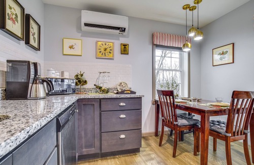 Valois Appartement | Seneca Lake Wine Trail Studio w/ Water View!