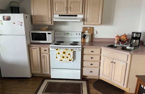Romulus Appartement | Shale Shores - a quiet place to enjoy Seneca Lake and all the area has to offer!