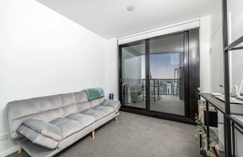 Belconnen Appartement | Sensational City and Lake View Delight - Belconnen