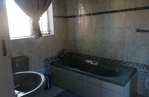 Mmabatho Maison | Sentlhaga Guest House