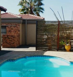 Rustenburg Maison | Seokobale Guesthouse