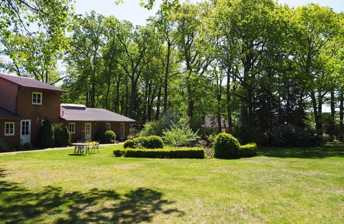 Wichtenbeck Appartement | Separate bright cornflower vacation apartment on a former farm