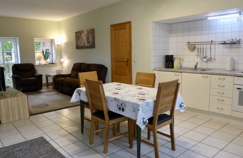 Wichtenbeck Copropriété | Separate bright vacation apartment Wacholder on a former farm