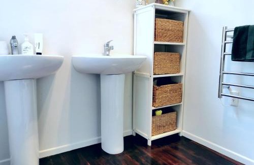 Forrest Hill Maison | Separate Entry Guest Room with Private Bathroom in Forrest hill