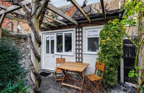 Lechlade Maison | September Cottage