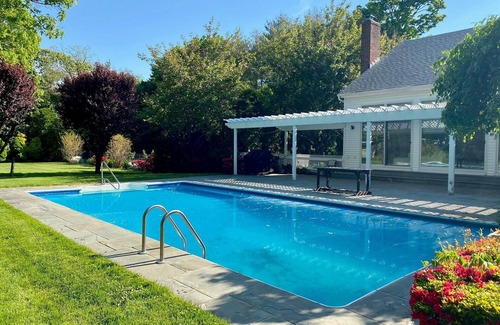 Remsenburg Maison | September is the best time in the Hamptons. Gorgeous property-Pool & Tennis.