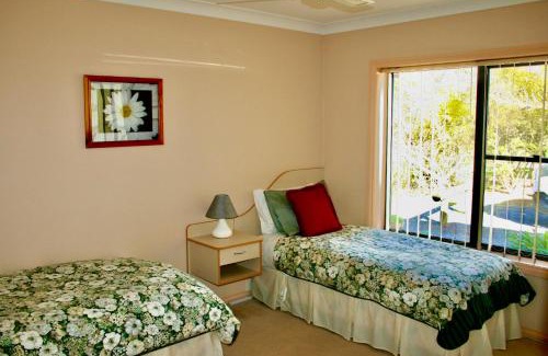 Wooragee Maison | Serena Cottages Beechworth - Your Country Getaway - 1