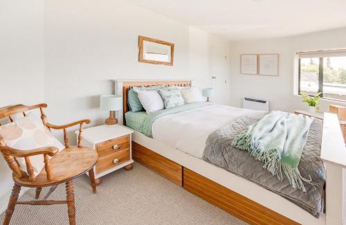 Acacia Bay Maison | Serendipity with a view