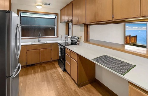Three Tree Point Maison | Serene 2-bedroom house with AC in Burien