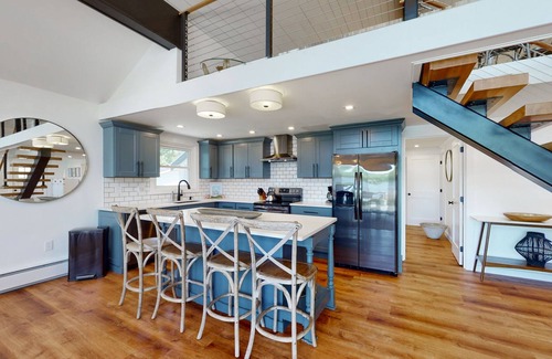 Bradford Cottage | Serene 2-Cottage Lakefront Retreat
