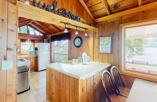 Town of Jerusalem Cottage | Serene 2BR Cottage on 180ft of Private Keuka Lakefront