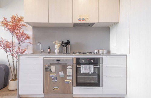 Parkville Appartement | Serene 2BR2BA Apt in Parkville Pool Gym Parkin