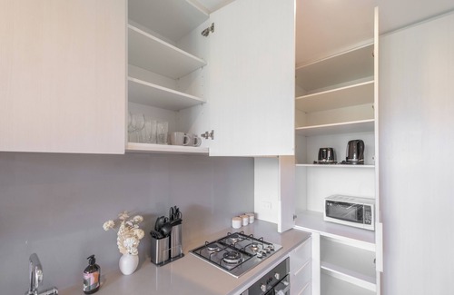 Parkville Appartement | Serene 2BR2BA Apt in Parkville Pool Gym Parkin