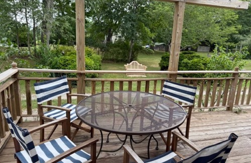 Shelter Island Heights Maison | Serene 3-bedroom house w/Pool on Shelter Island