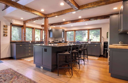 Egremont Maison | Serene 5-BR Retreat 9-Min to Catamount