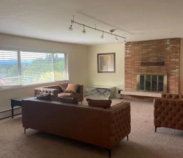 Gaston Maison | Serene 5BR Stay Surrounded by Nature