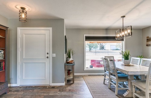 Cedar Valley Maison | Serene and Spacious Farmhouse RANCH >> Dogs Welcome