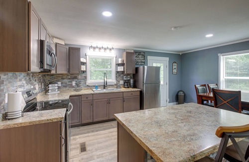 Bryant Maison | Serene Bryant Retreat w/ Private Hot Tub!