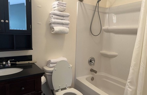 Waynesboro Hôtel | Serene Cedar's Edge Room 1