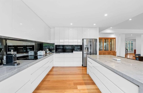Hastings Maison | Serene Coastal Retreat in Hastings w pool